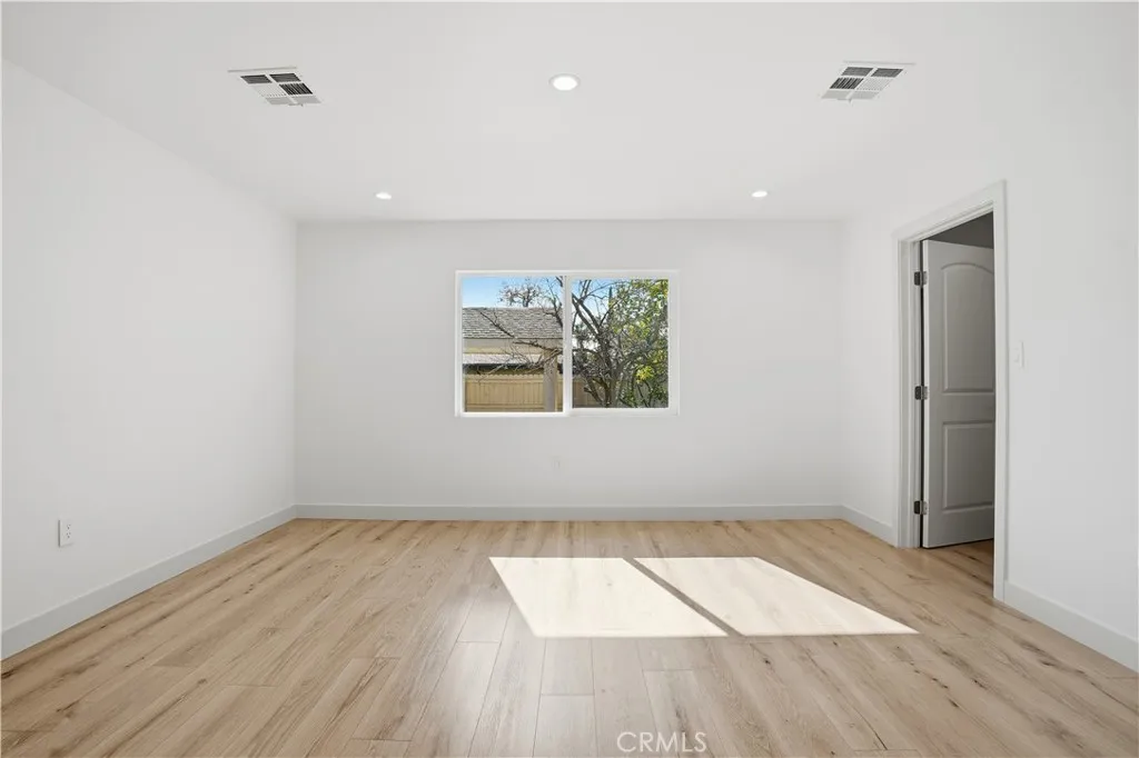 12952 Elkwood, North Hollywood, California 91605 home-pic-41
