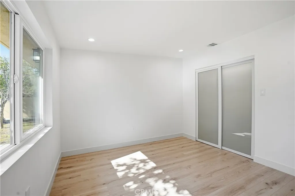 12952 Elkwood, North Hollywood, California 91605 home-pic-28