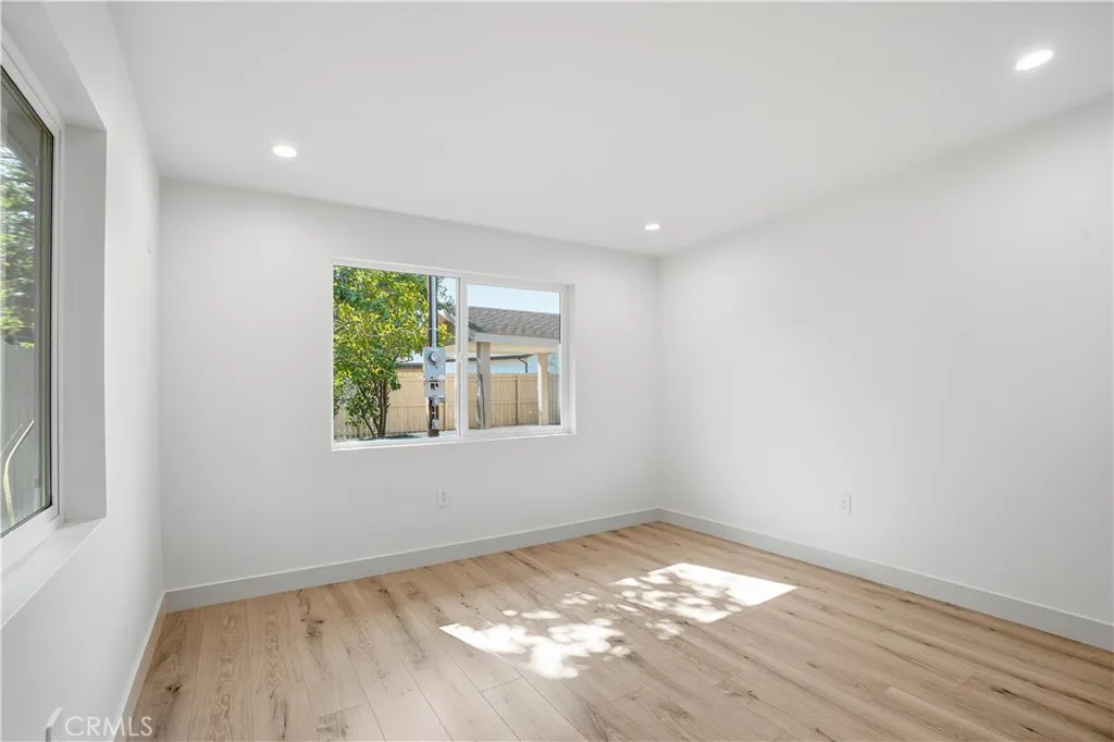 12952 Elkwood, North Hollywood, California 91605 home-pic-26