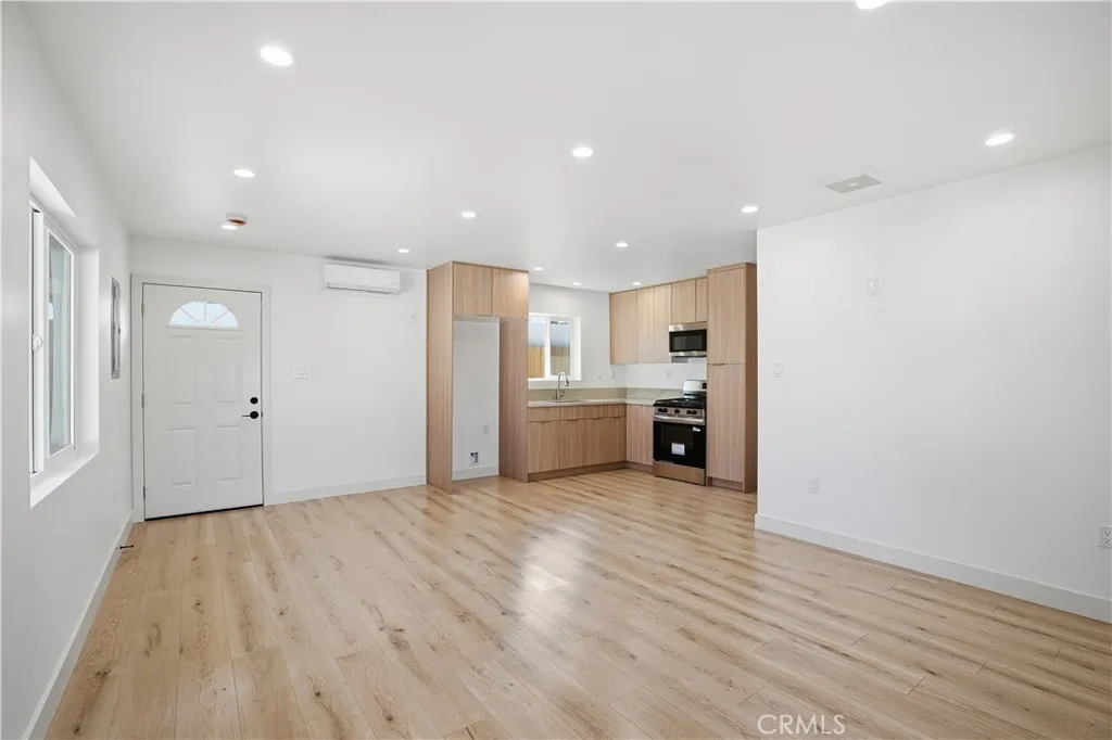 12952 Elkwood, North Hollywood, California 91605 home-pic-47