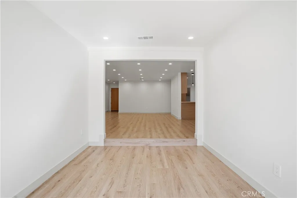 12952 Elkwood, North Hollywood, California 91605 home-pic-25