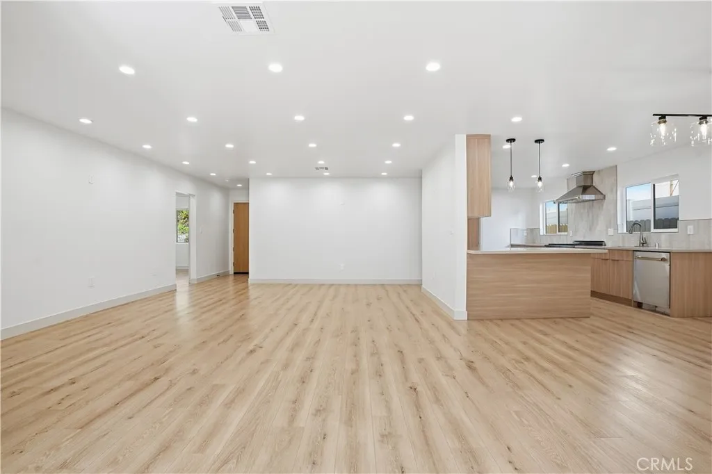 12952 Elkwood, North Hollywood, California 91605 home-pic-33