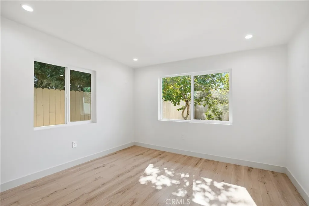 12952 Elkwood, North Hollywood, California 91605 home-pic-27