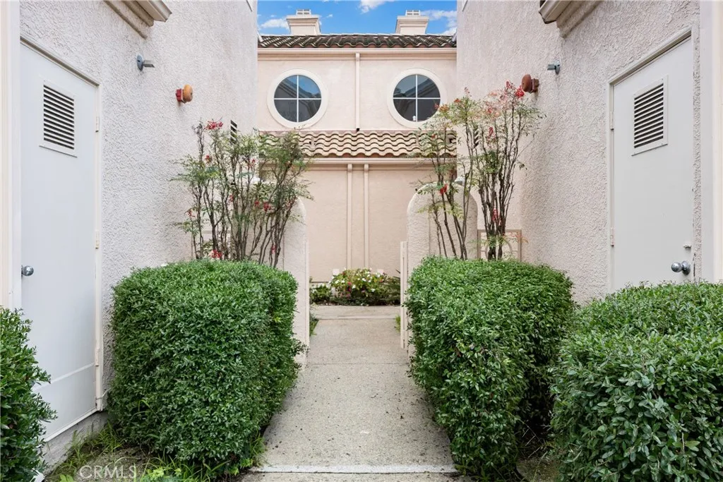 1942 Caminito De La Estrella, Glendale, California 91208 home-pic-6