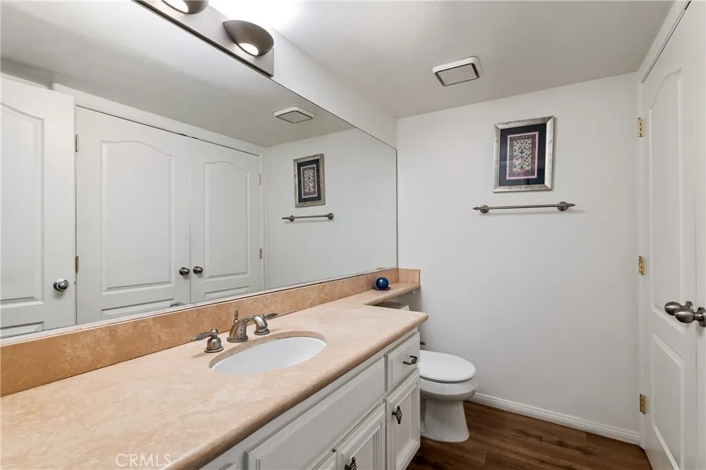 1942 Caminito De La Estrella, Glendale, California 91208 home-pic-16