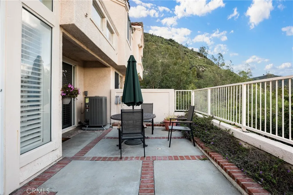 1942 Caminito De La Estrella, Glendale, California 91208 home-pic-13