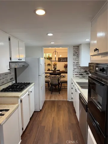 Kitchen to dining area