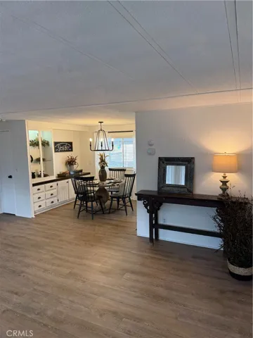 Family room/Dining room