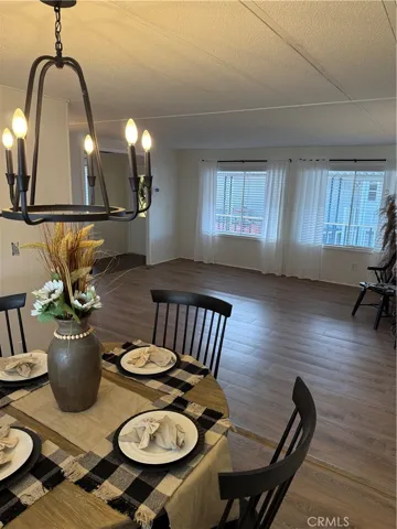 Dining room adjacent to the family room