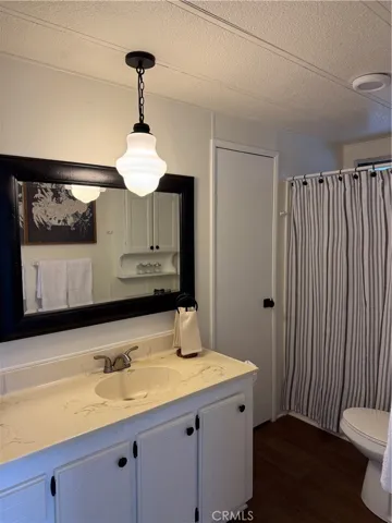 Guest bath room vanity area