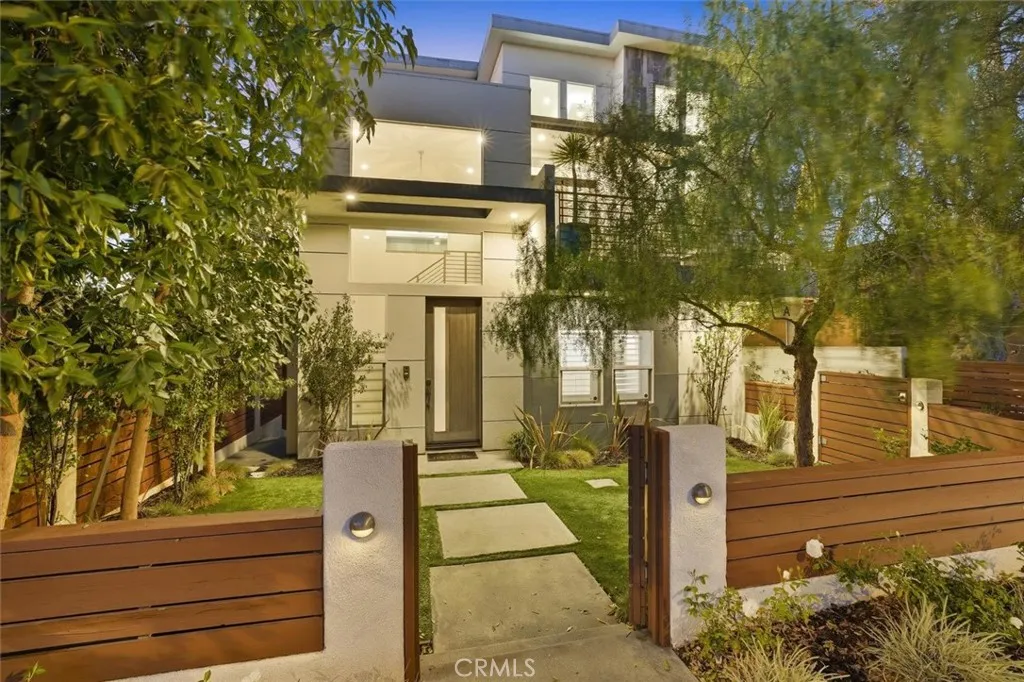 1729 Harriman Lane A, Redondo Beach, California 90278 home-pic-2