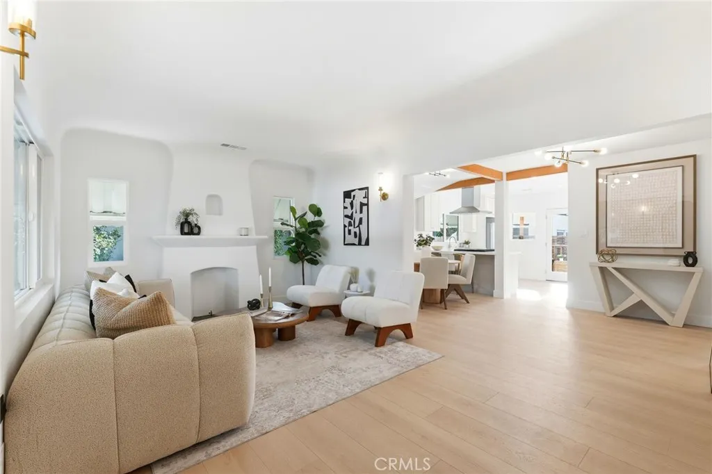 829 N Valley, Burbank, California 91505 home-pic-9
