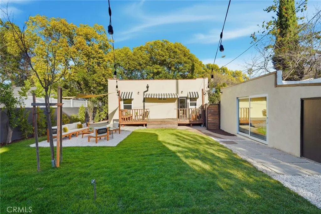 829 N Valley, Burbank, California 91505 home-pic-43