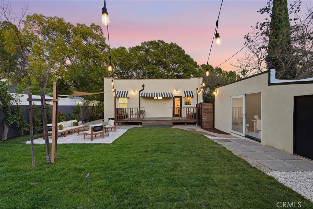 829 N Valley, Burbank, California 91505 home-pic-3