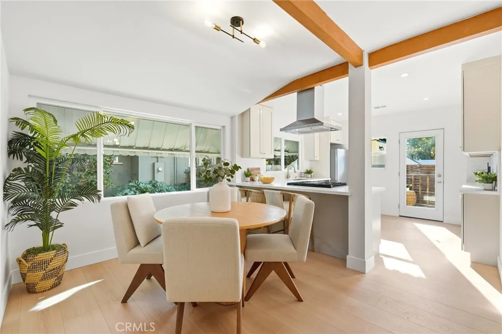 829 N Valley, Burbank, California 91505 home-pic-14