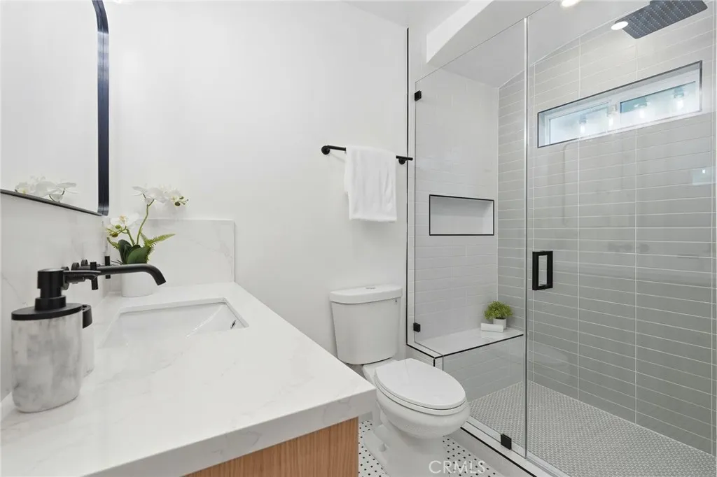 829 N Valley, Burbank, California 91505 home-pic-29