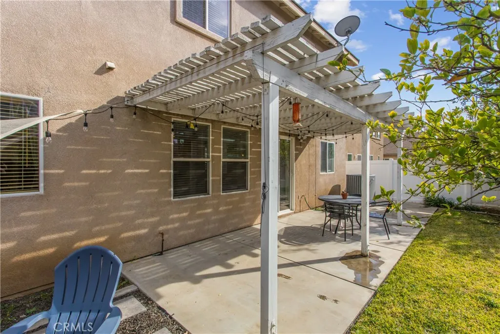 13375 Cherrylaurel Avenue, Moreno Valley, California 92553 home-pic-33