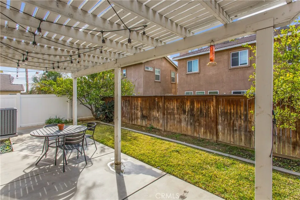 13375 Cherrylaurel Avenue, Moreno Valley, California 92553 home-pic-32