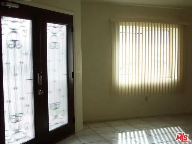 reception area 23'2"x19'2"