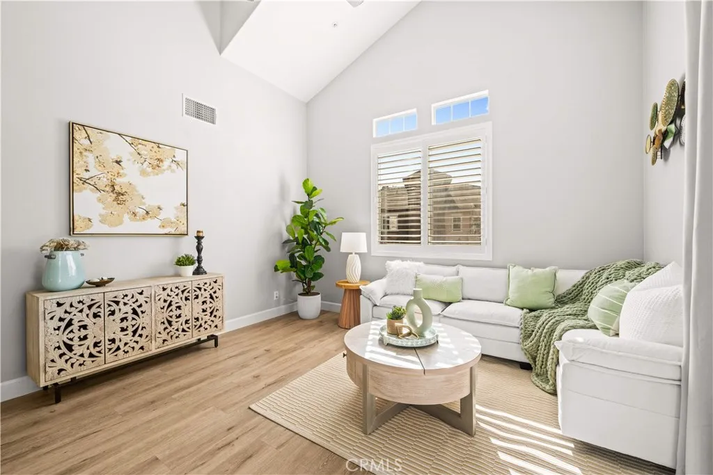 14 Garrison Loop, Ladera Ranch, California 92694 home-pic-3