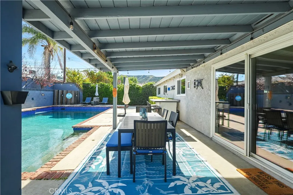 27834 Parkvale Drive, Saugus, California 91350 home-pic-35