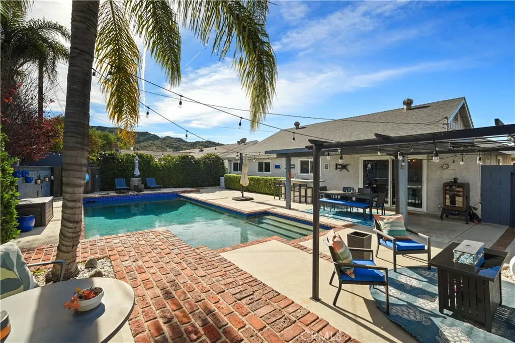 27834 Parkvale Drive, Saugus, California 91350 home-pic-37