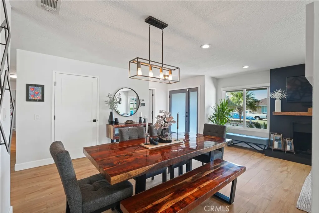 27834 Parkvale Drive, Saugus, California 91350 home-pic-10