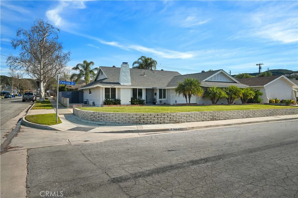 27834 Parkvale Drive, Saugus, California 91350 home-pic-43