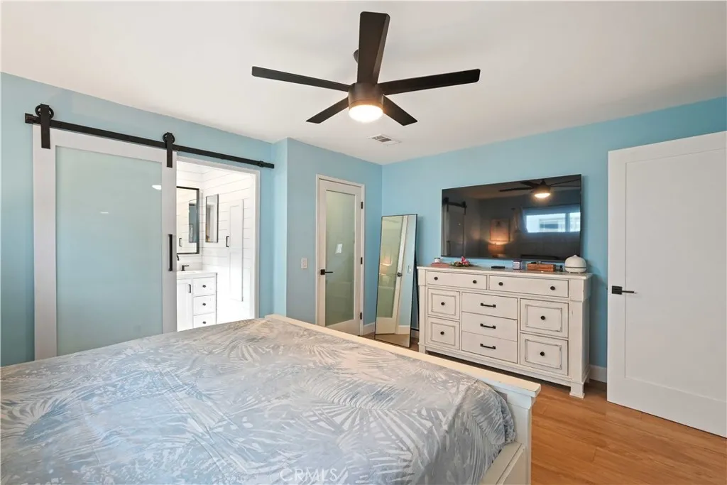 27834 Parkvale Drive, Saugus, California 91350 home-pic-24