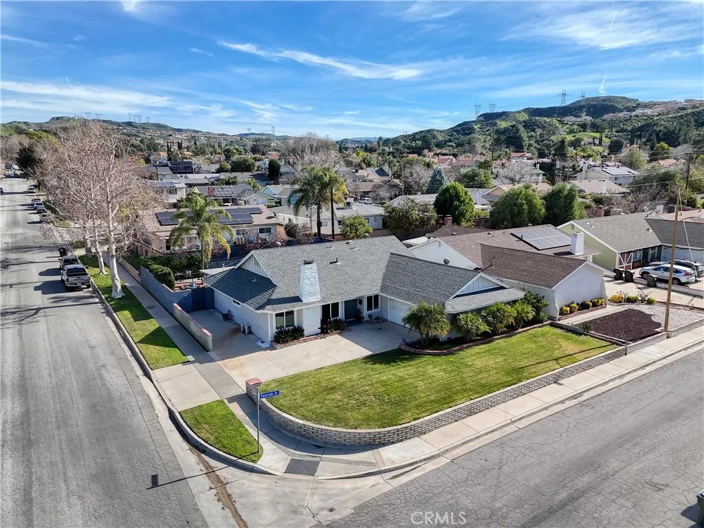 27834 Parkvale Drive, Saugus, California 91350 home-pic-44