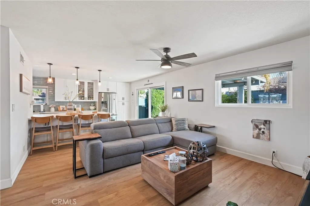 27834 Parkvale Drive, Saugus, California 91350 home-pic-14