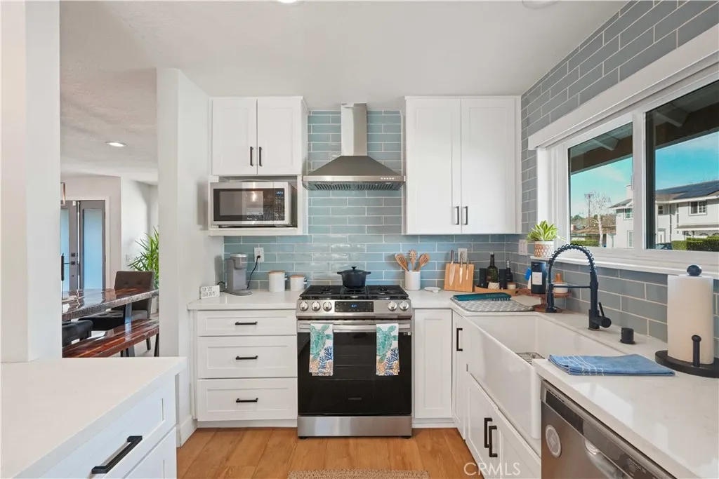 27834 Parkvale Drive, Saugus, California 91350 home-pic-15