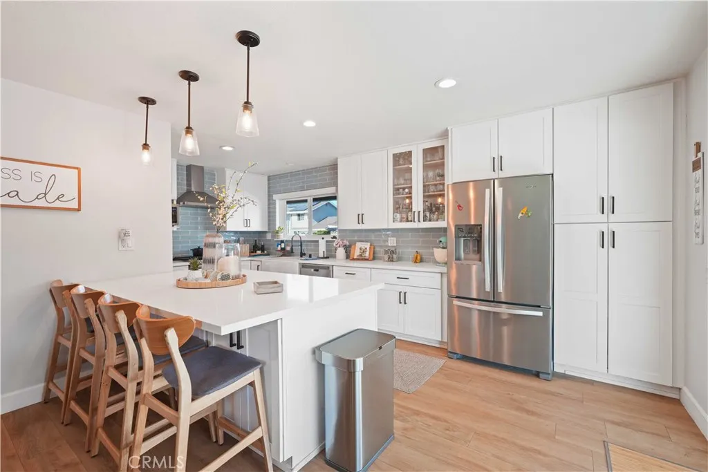 27834 Parkvale Drive, Saugus, California 91350 home-pic-17