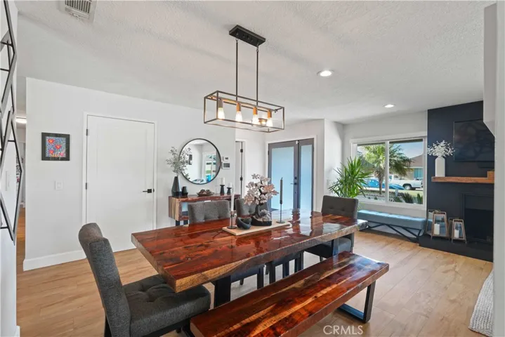 27834 Parkvale Drive, Saugus, California 91350