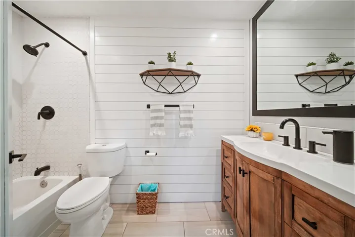 27834 Parkvale Drive, Saugus, California 91350