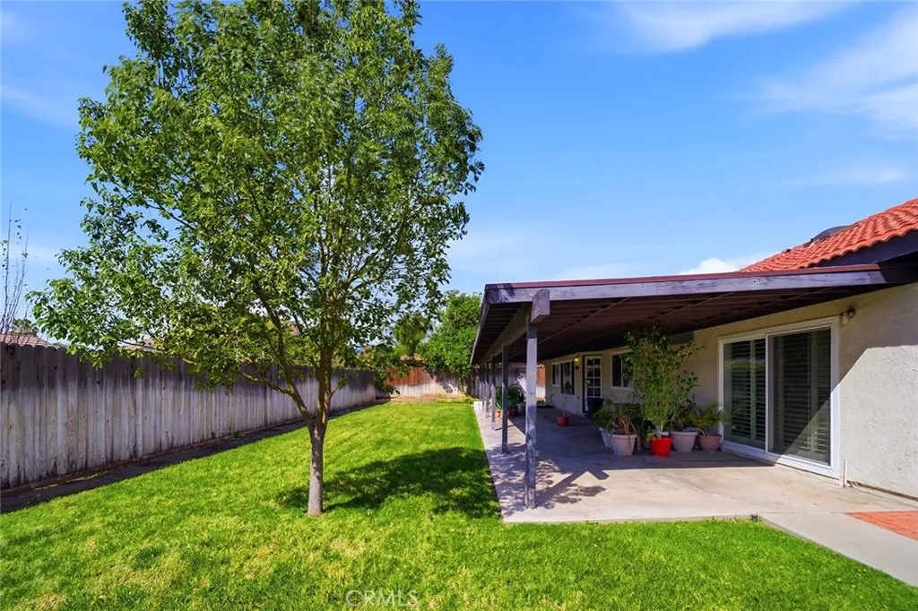 1080 Brentwood, Rialto, California 92376 home-pic-37