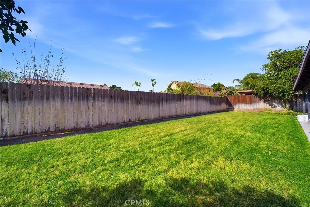 1080 Brentwood, Rialto, California 92376 home-pic-36