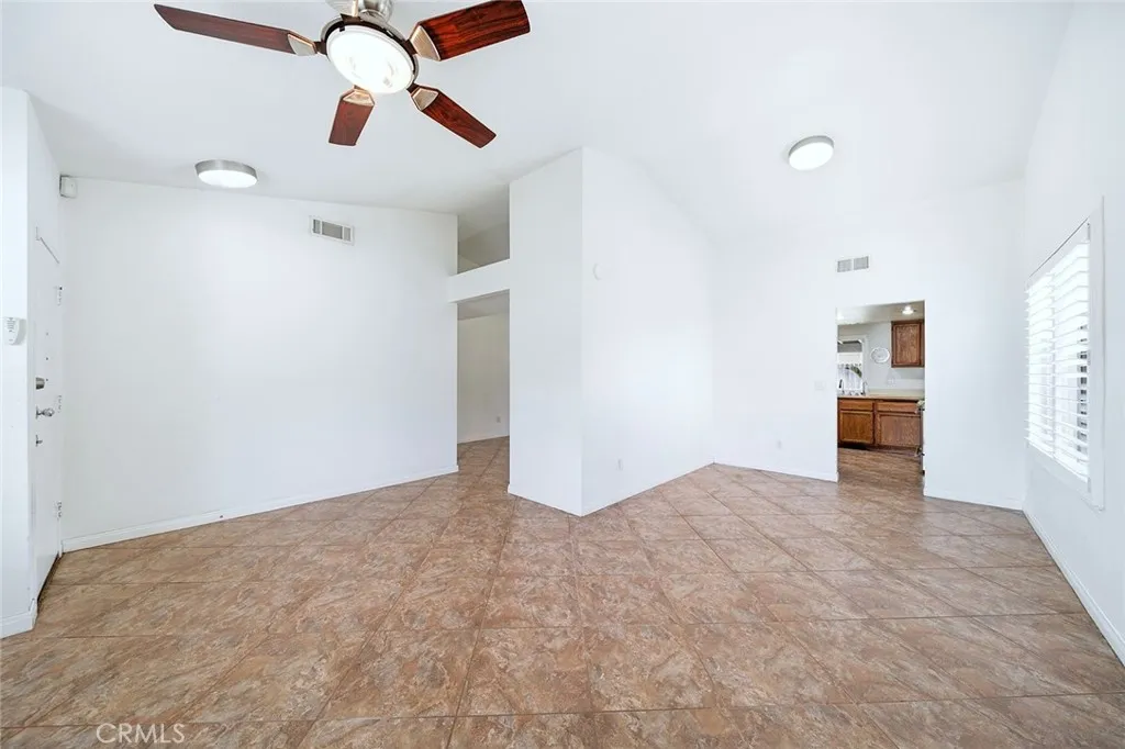 1080 Brentwood, Rialto, California 92376 home-pic-8