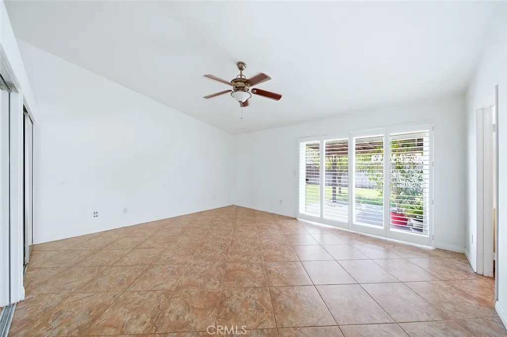 1080 Brentwood, Rialto, California 92376 home-pic-22
