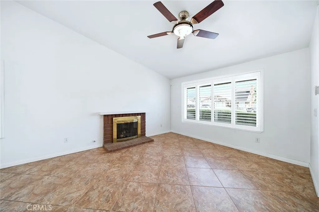 1080 Brentwood, Rialto, California 92376 home-pic-6