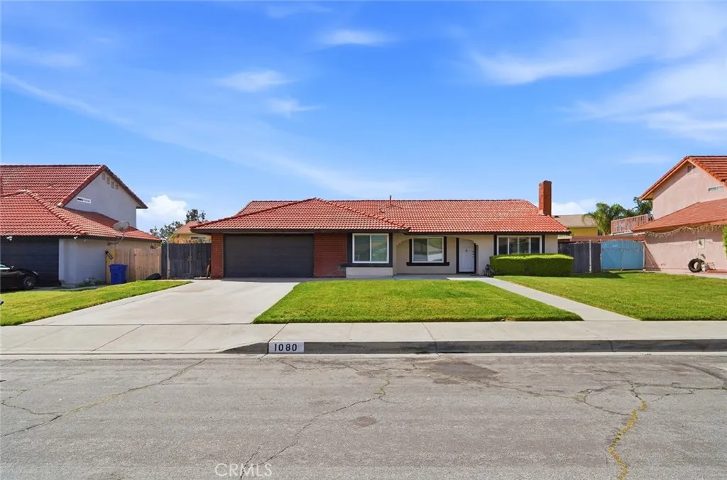 1080 Brentwood, Rialto, California 92376 home-pic-3