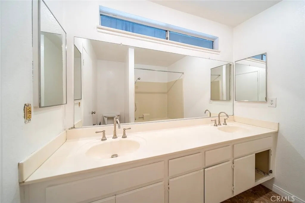 1080 Brentwood, Rialto, California 92376 home-pic-33