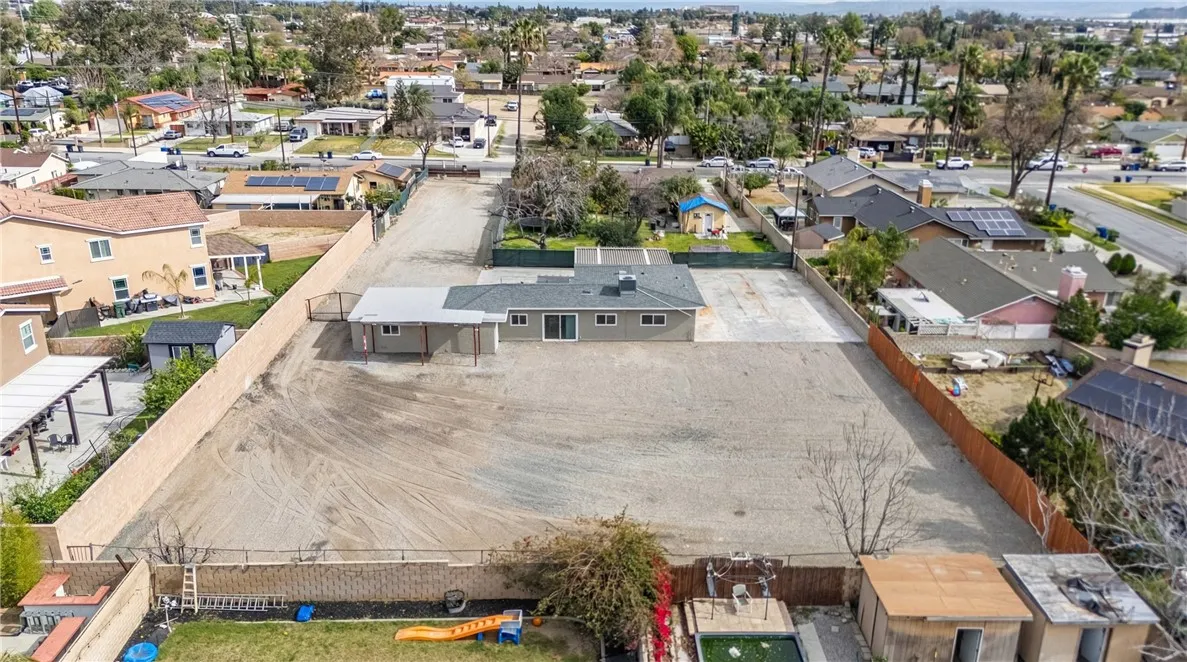 9784 Poplar Avenue, Fontana, California 92335 home-pic-31