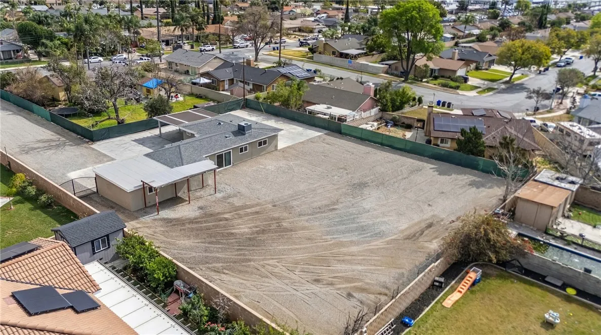 9784 Poplar Avenue, Fontana, California 92335 home-pic-1