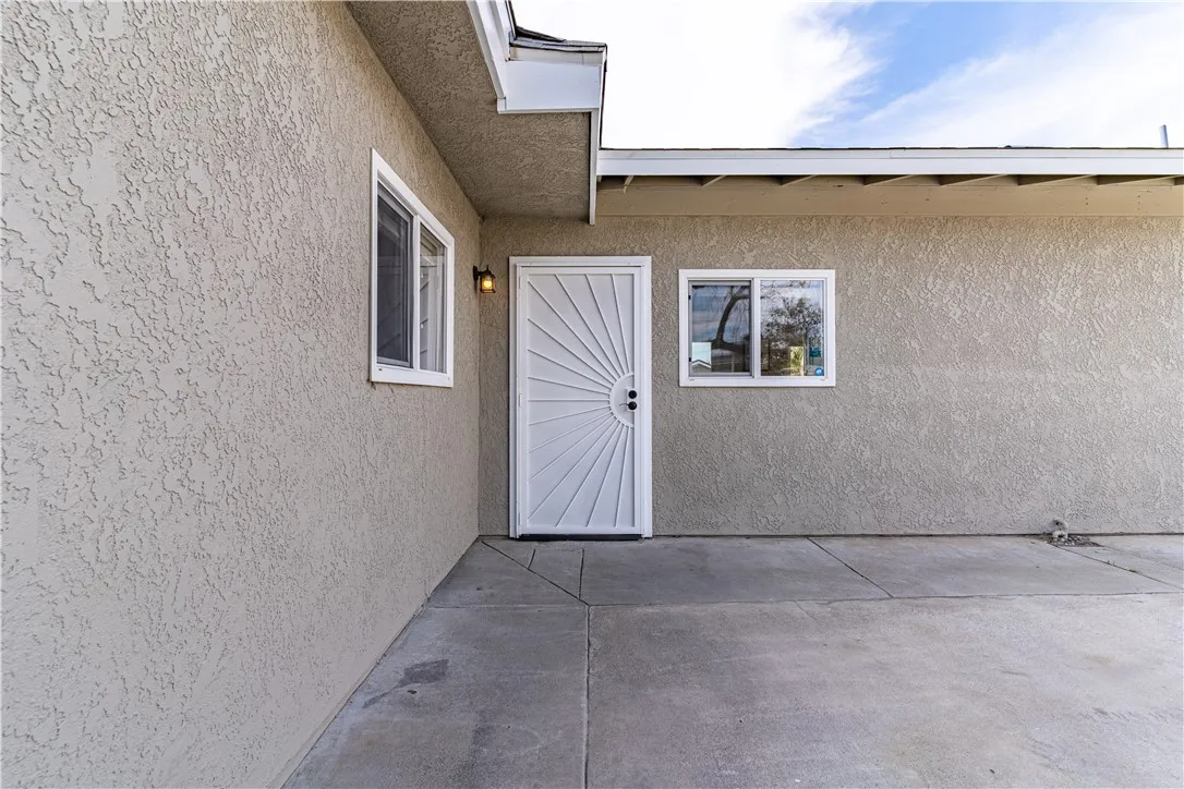 9784 Poplar Avenue, Fontana, California 92335 home-pic-4