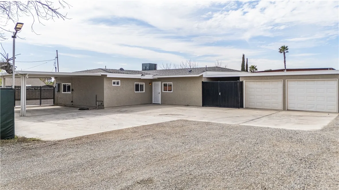 9784 Poplar Avenue, Fontana, California 92335 home-pic-2