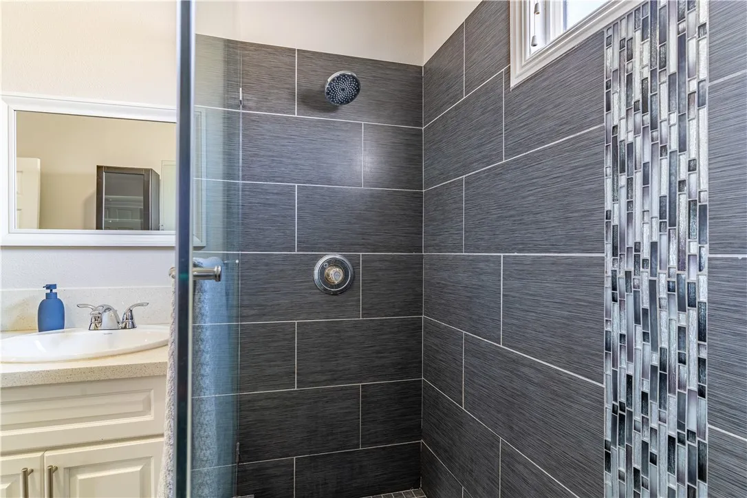 9784 Poplar Avenue, Fontana, California 92335 home-pic-23