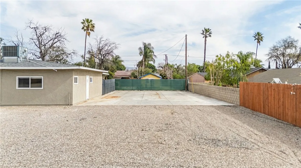 9784 Poplar Avenue, Fontana, California 92335 home-pic-30