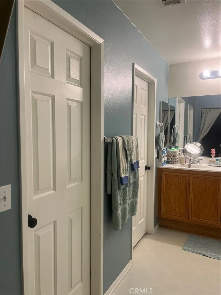 12962 Newport, Hesperia, California 92344 home-pic-10