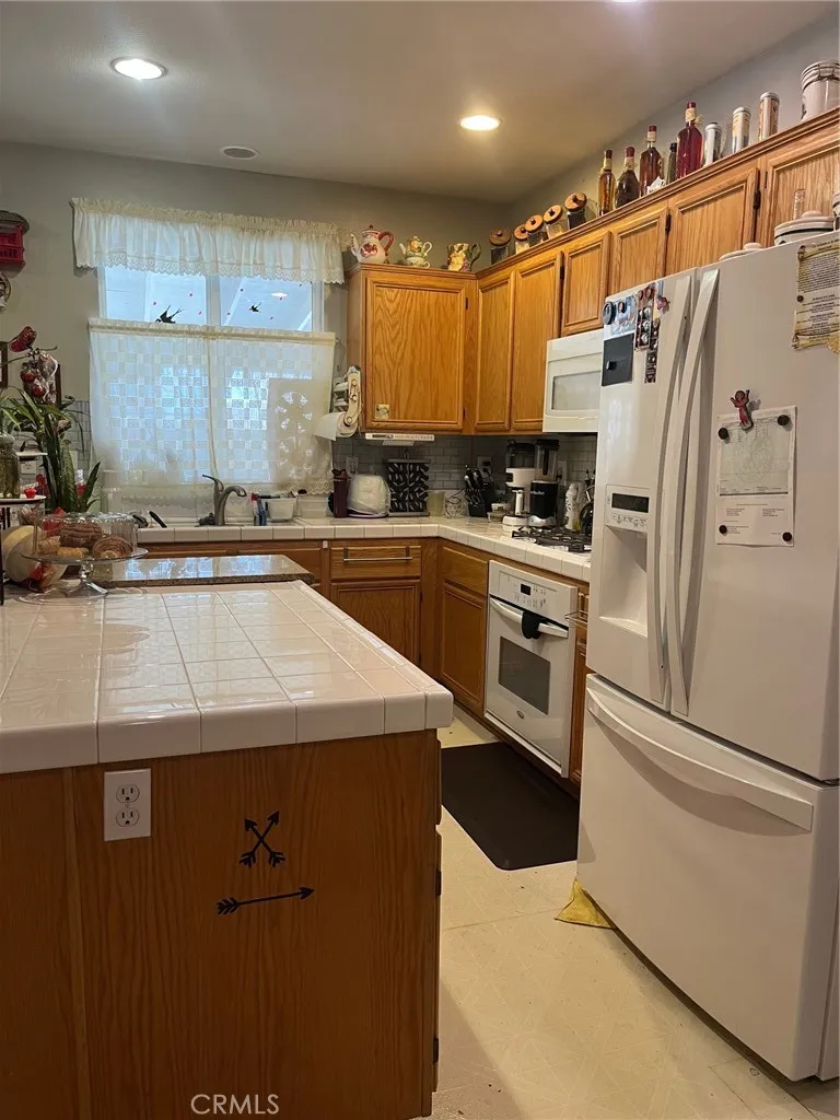12962 Newport, Hesperia, California 92344 home-pic-5